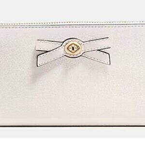 COACH TURN LOCK BOW ACCORDION ZIP WALLET IN PEBBLE LEATHER  F53415